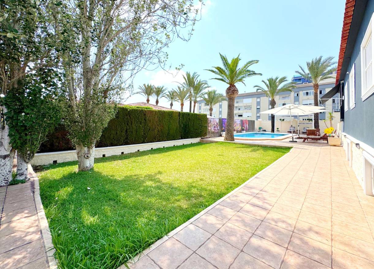 Bestaand - Villa - Torrevieja - Rocio del Mar