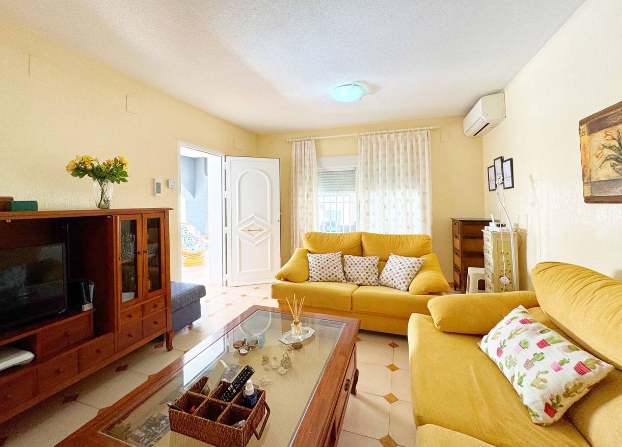Bestaand - Villa - Torrevieja - Rocio del Mar