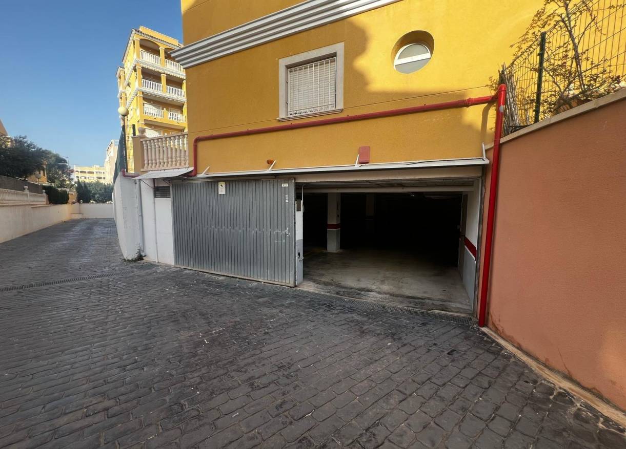 Bestaand - Garage - Torrevieja