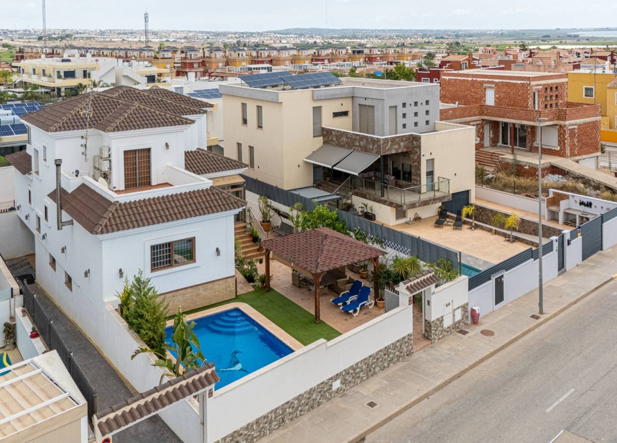 Bestaand - Villa - Los Montesinos - La Herrada