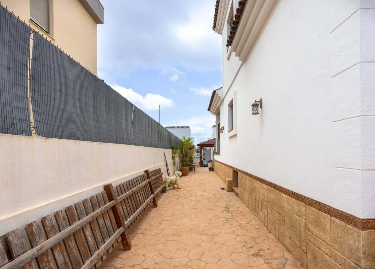 Bestaand - Villa - Los Montesinos - La Herrada