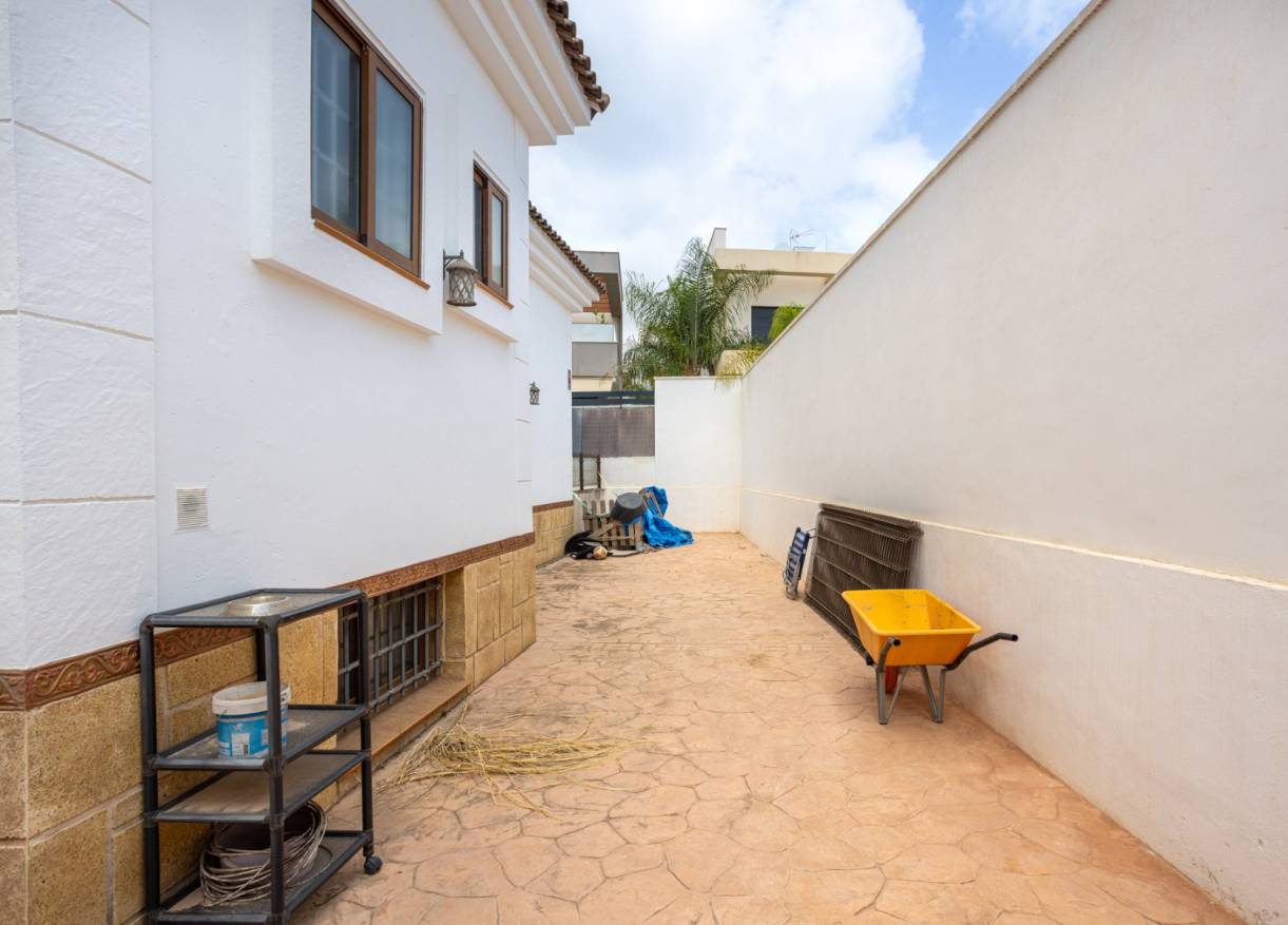 Bestaand - Villa - Los Montesinos - La Herrada