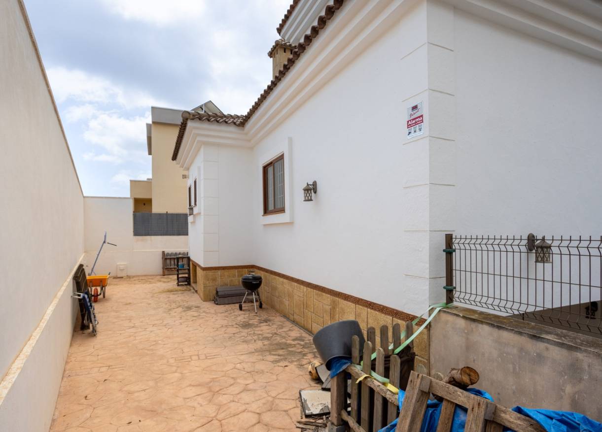 Bestaand - Villa - Los Montesinos - La Herrada