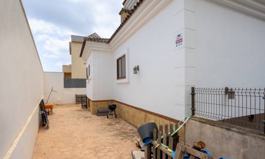 Bestaand - Villa - Los Montesinos - La Herrada