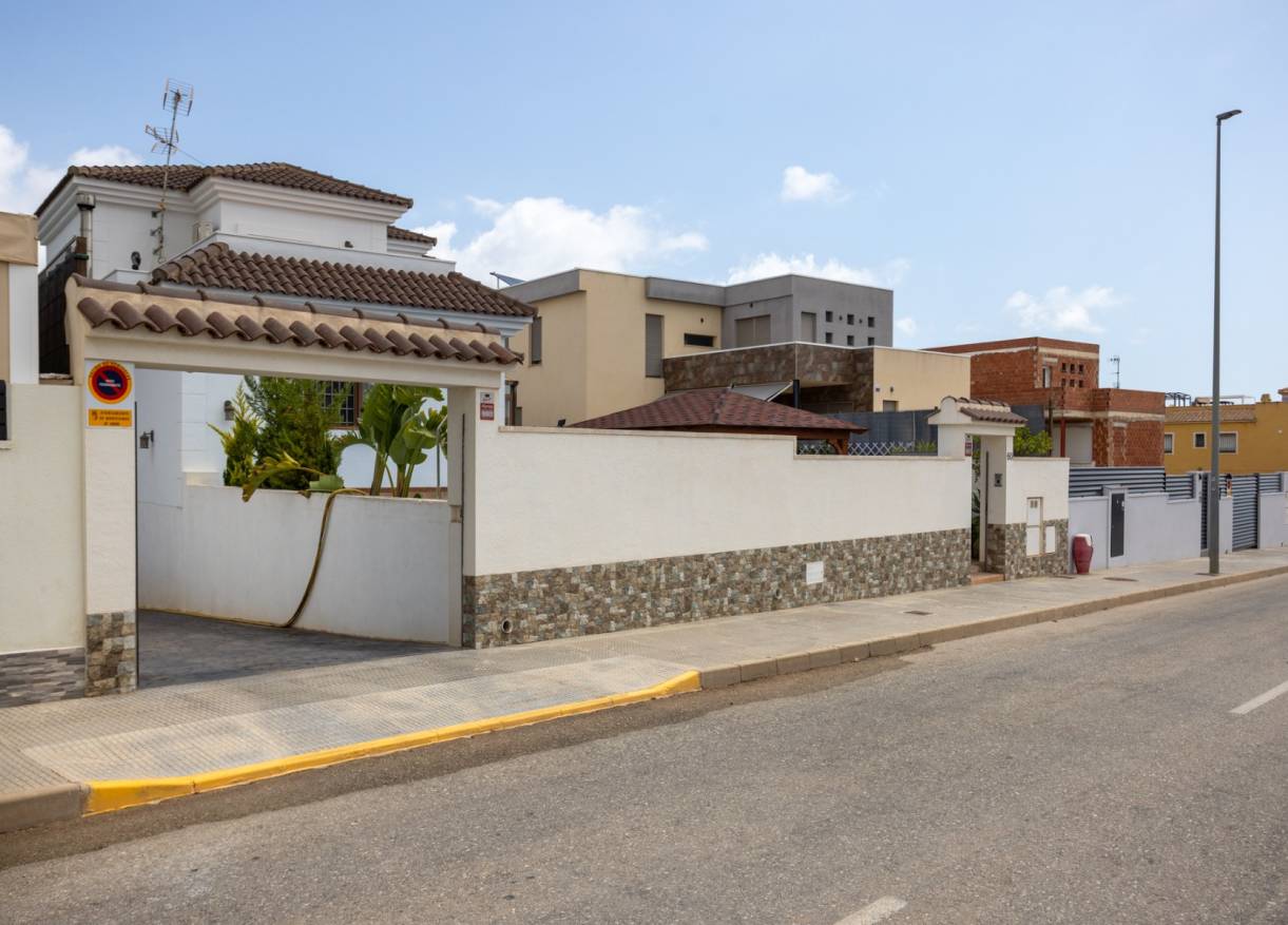 Bestaand - Villa - Los Montesinos - La Herrada