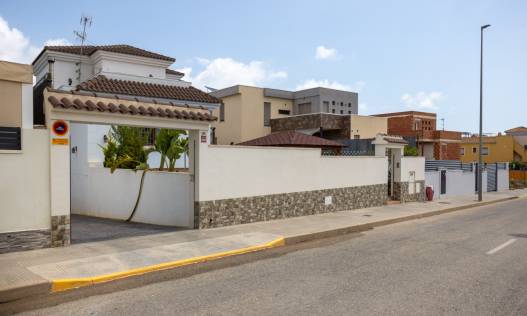 Bestaand - Villa - Los Montesinos - La Herrada