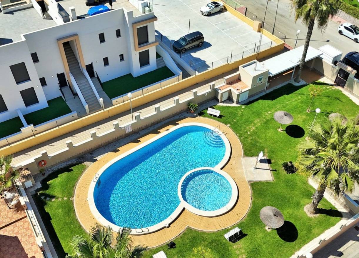 Bestaand - Townhouse / Semi-detached - Orihuela Costa - Pau 26