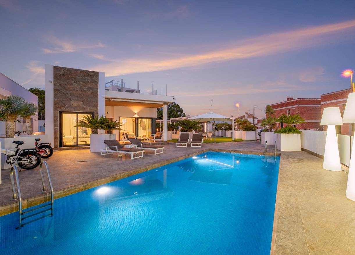Bestaand - Villa - Orihuela Costa - Villamartin