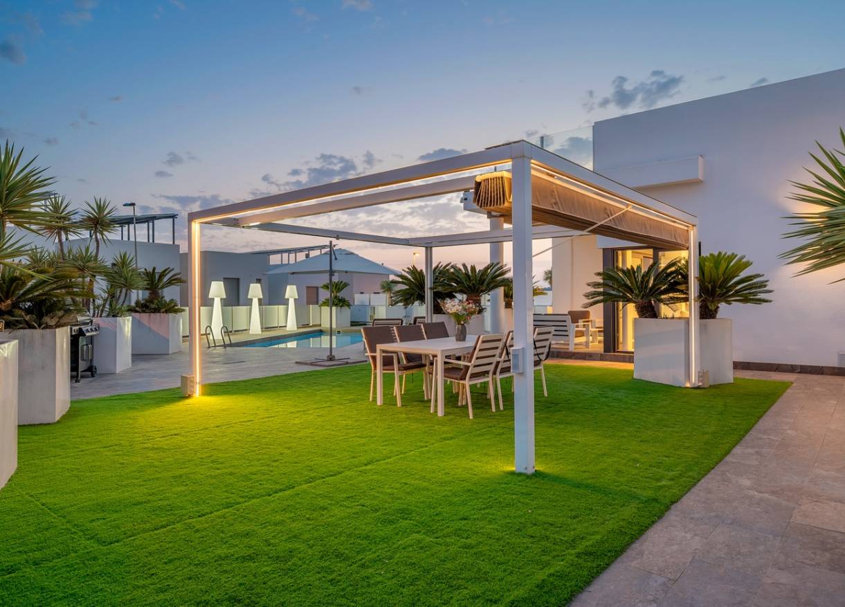 Bestaand - Villa - Orihuela Costa - Villamartin