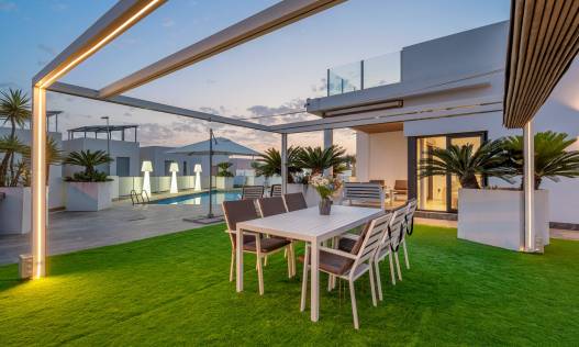 Bestaand - Villa - Orihuela Costa - Villamartin