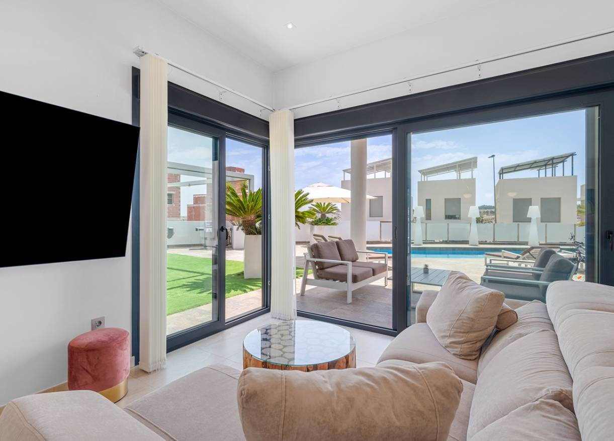 Bestaand - Villa - Orihuela Costa - Villamartin