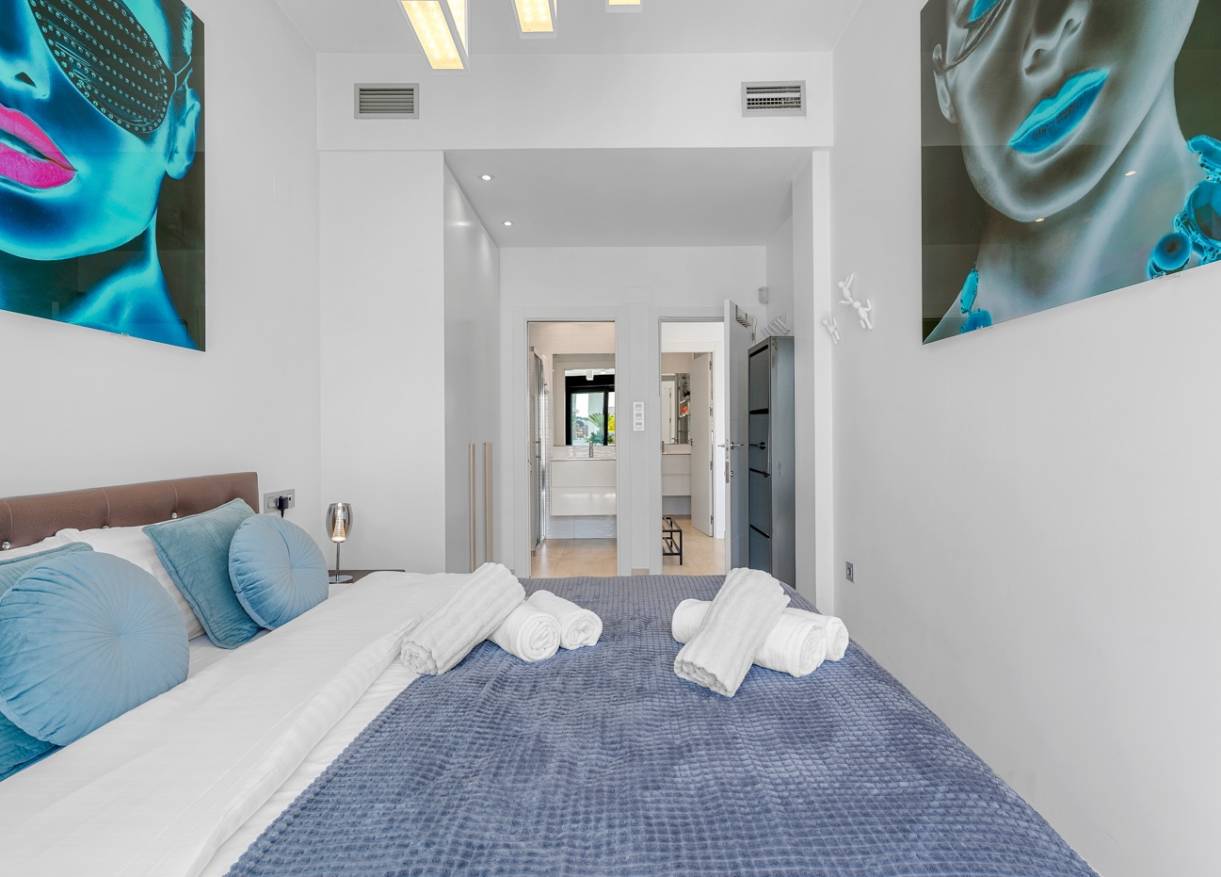 Bestaand - Villa - Orihuela Costa - Villamartin