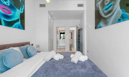Bestaand - Villa - Orihuela Costa - Villamartin