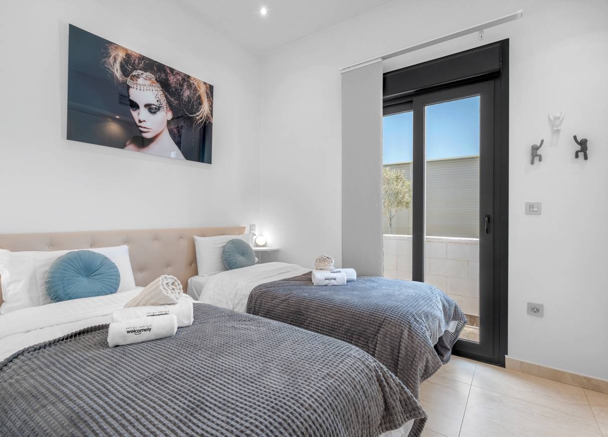 Bestaand - Villa - Orihuela Costa - Villamartin