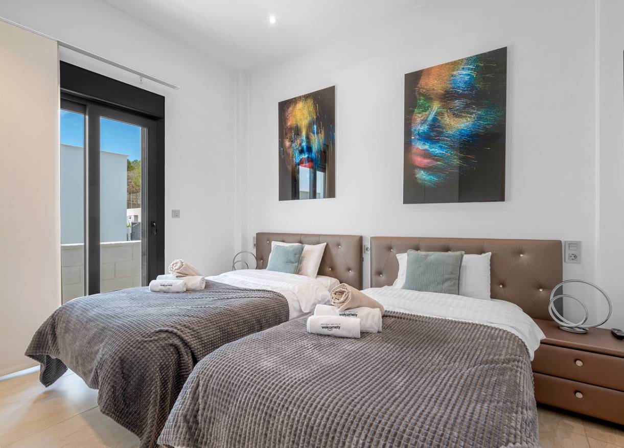 Bestaand - Villa - Orihuela Costa - Villamartin