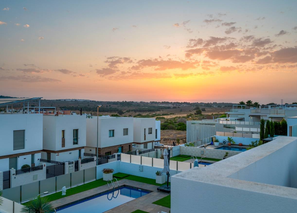Bestaand - Villa - Orihuela Costa - Villamartin