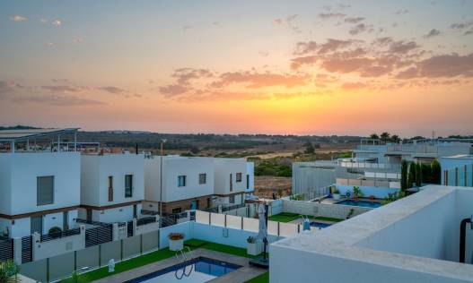 Bestaand - Villa - Orihuela Costa - Villamartin
