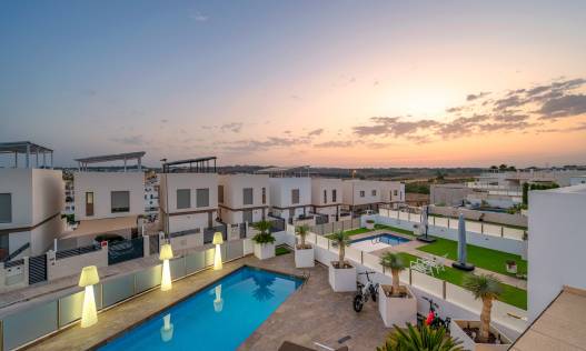 Bestaand - Villa - Orihuela Costa - Villamartin