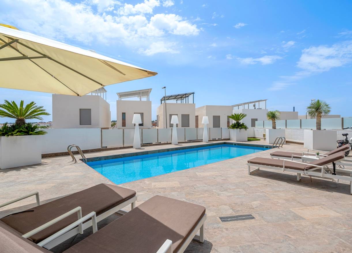 Bestaand - Villa - Orihuela Costa - Villamartin