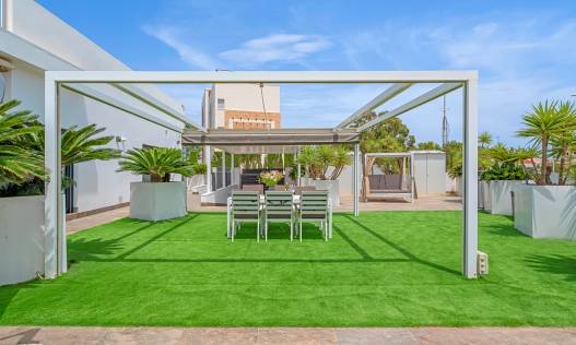 Bestaand - Villa - Orihuela Costa - Villamartin