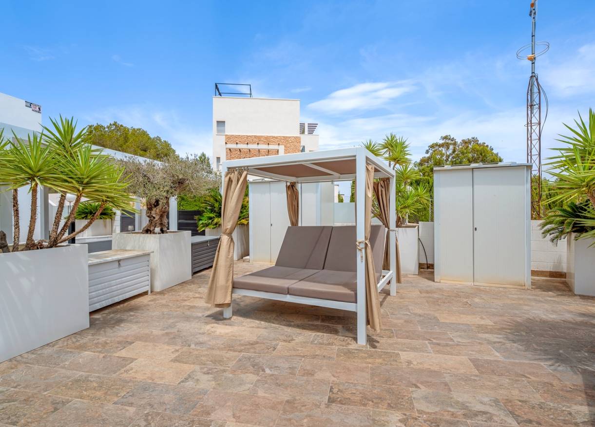 Bestaand - Villa - Orihuela Costa - Villamartin