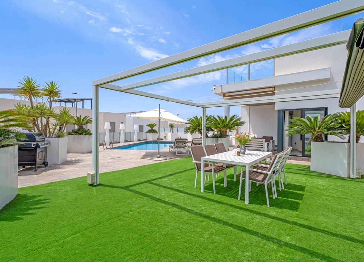 Bestaand - Villa - Orihuela Costa - Villamartin