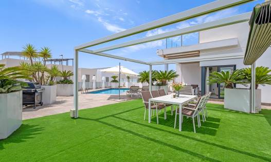 Bestaand - Villa - Orihuela Costa - Villamartin