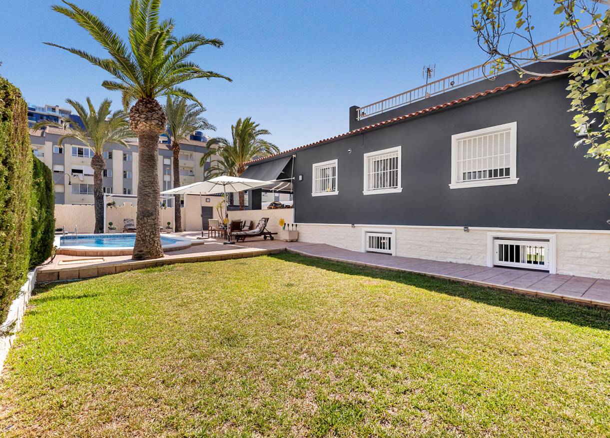 Bestaand - Villa - Torrevieja - Rocio del Mar