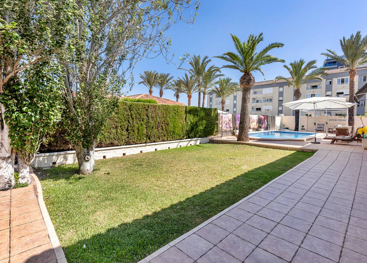 Bestaand - Villa - Torrevieja - Rocio del Mar