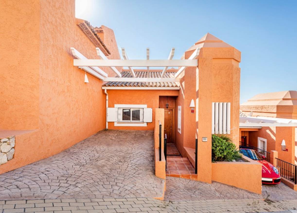 Lange tijd verhuur - Townhouse / Semi-detached - Altea - Mascarat
