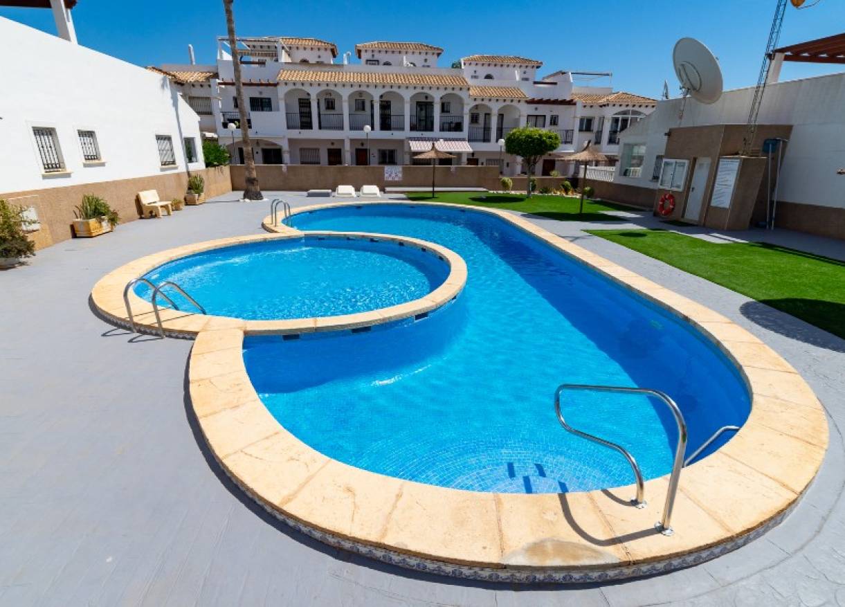 Bestaand - Townhouse / Semi-detached - Punta Prima - La Ciñuelica