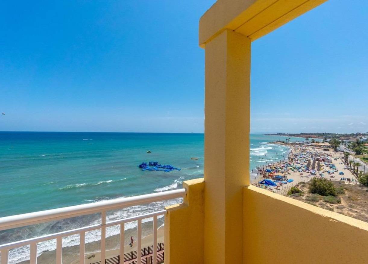 Bestaand - Townhouse / Semi-detached - Orihuela Costa - Campoamor