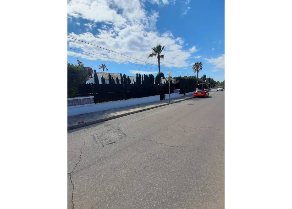 Bestaand - Chalet Independiente - Orihuela Costa