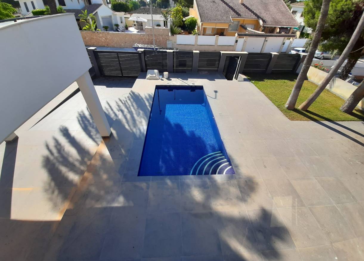 Bestaand - Chalet Independiente - Orihuela Costa