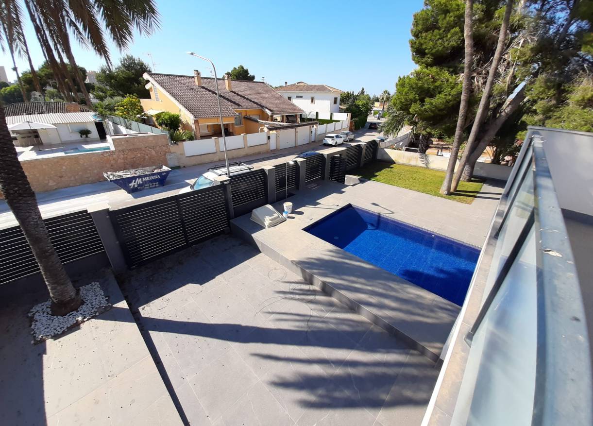 Bestaand - Chalet Independiente - Orihuela Costa
