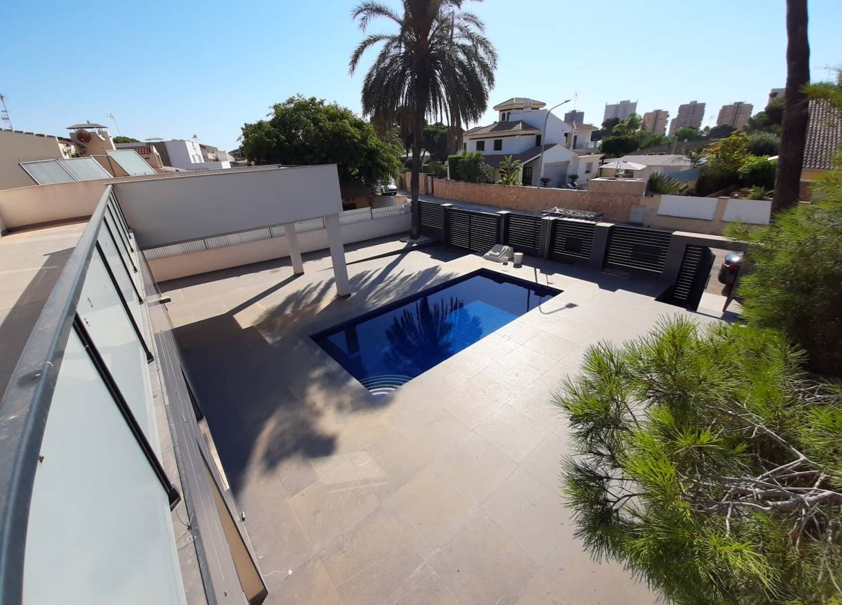 Bestaand - Chalet Independiente - Orihuela Costa