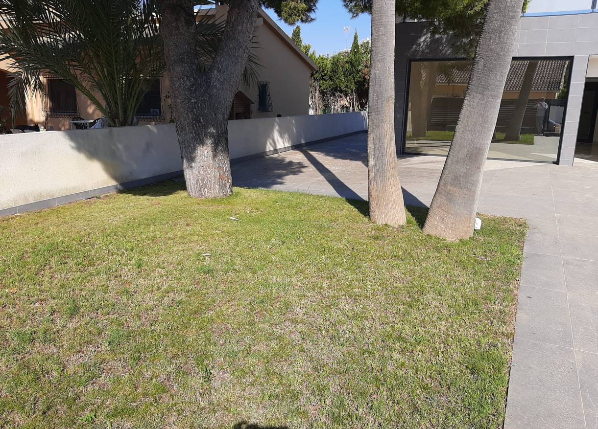 Bestaand - Chalet Independiente - Orihuela Costa