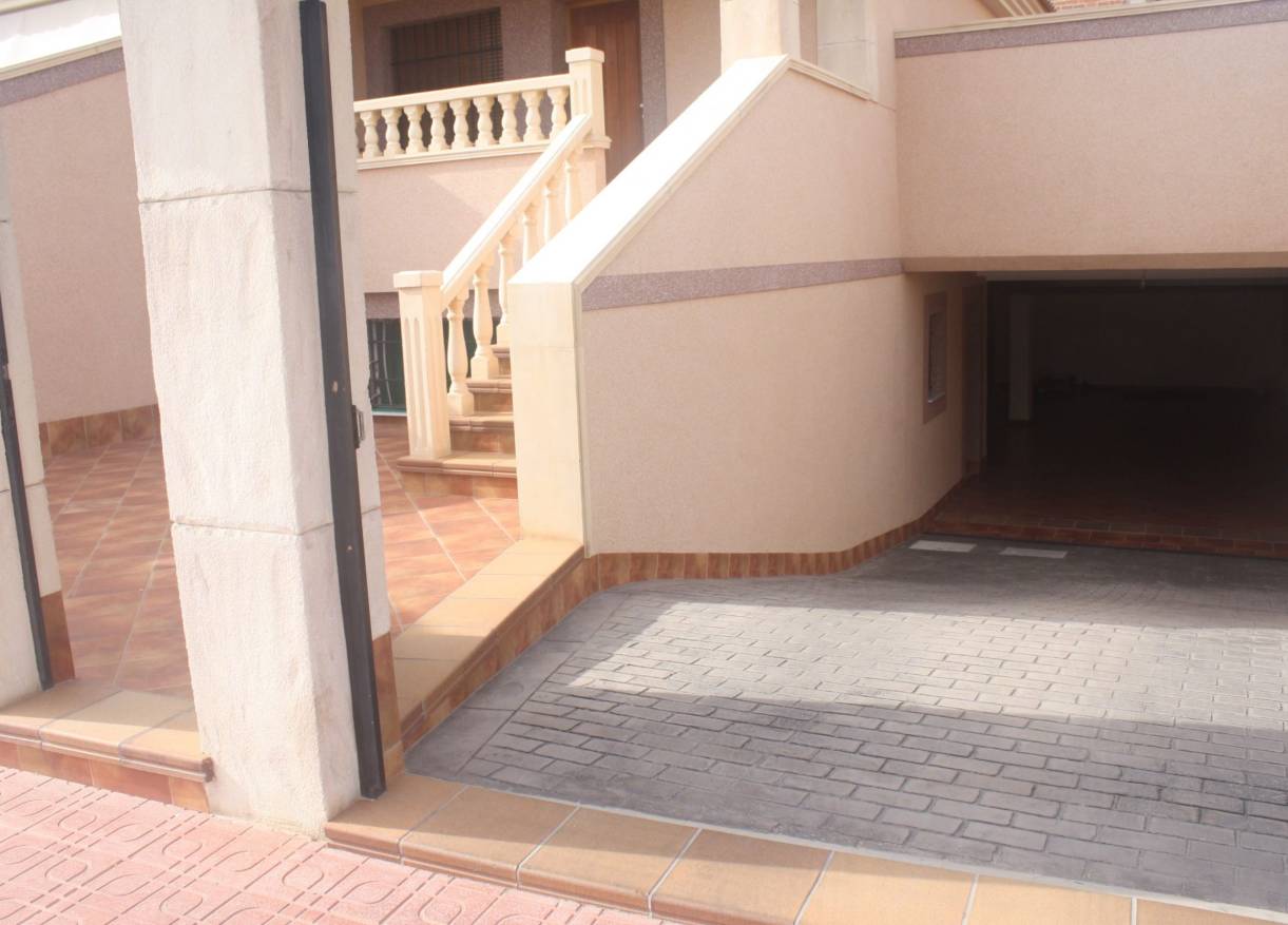 Bestaand - Chalet Adosados - Torrevieja