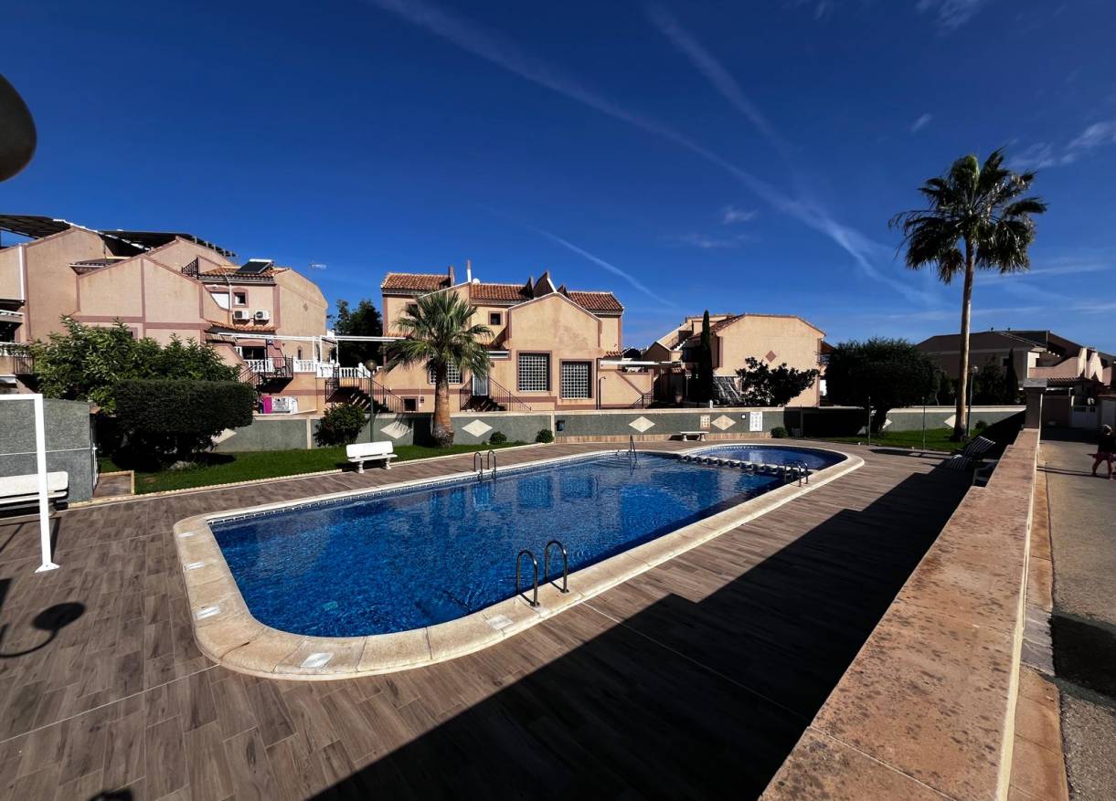 Bestaand - Chalet Adosados - Torrevieja