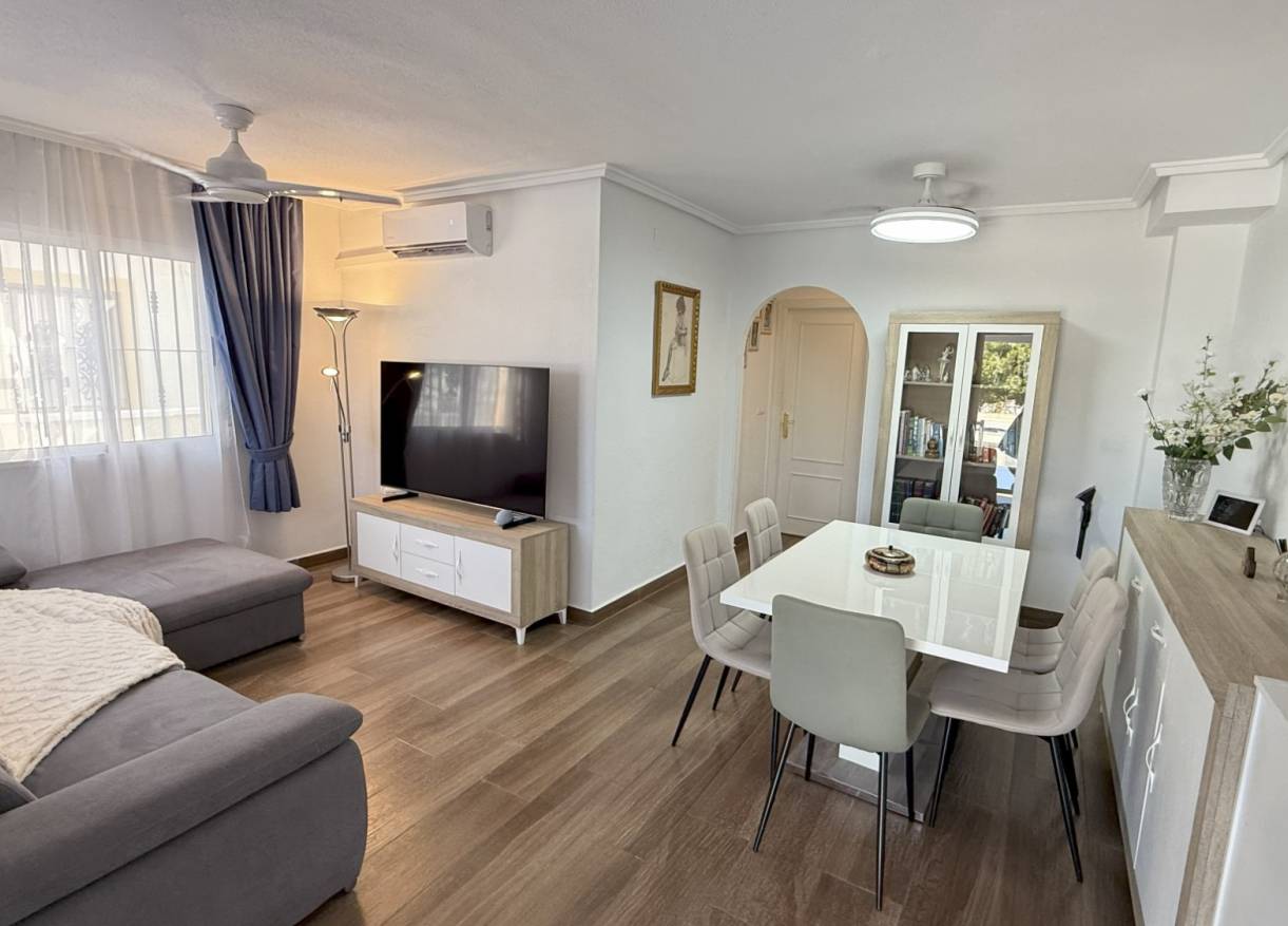 Bestaand - Townhouse / Semi-detached - Orihuela Costa - La Zenia