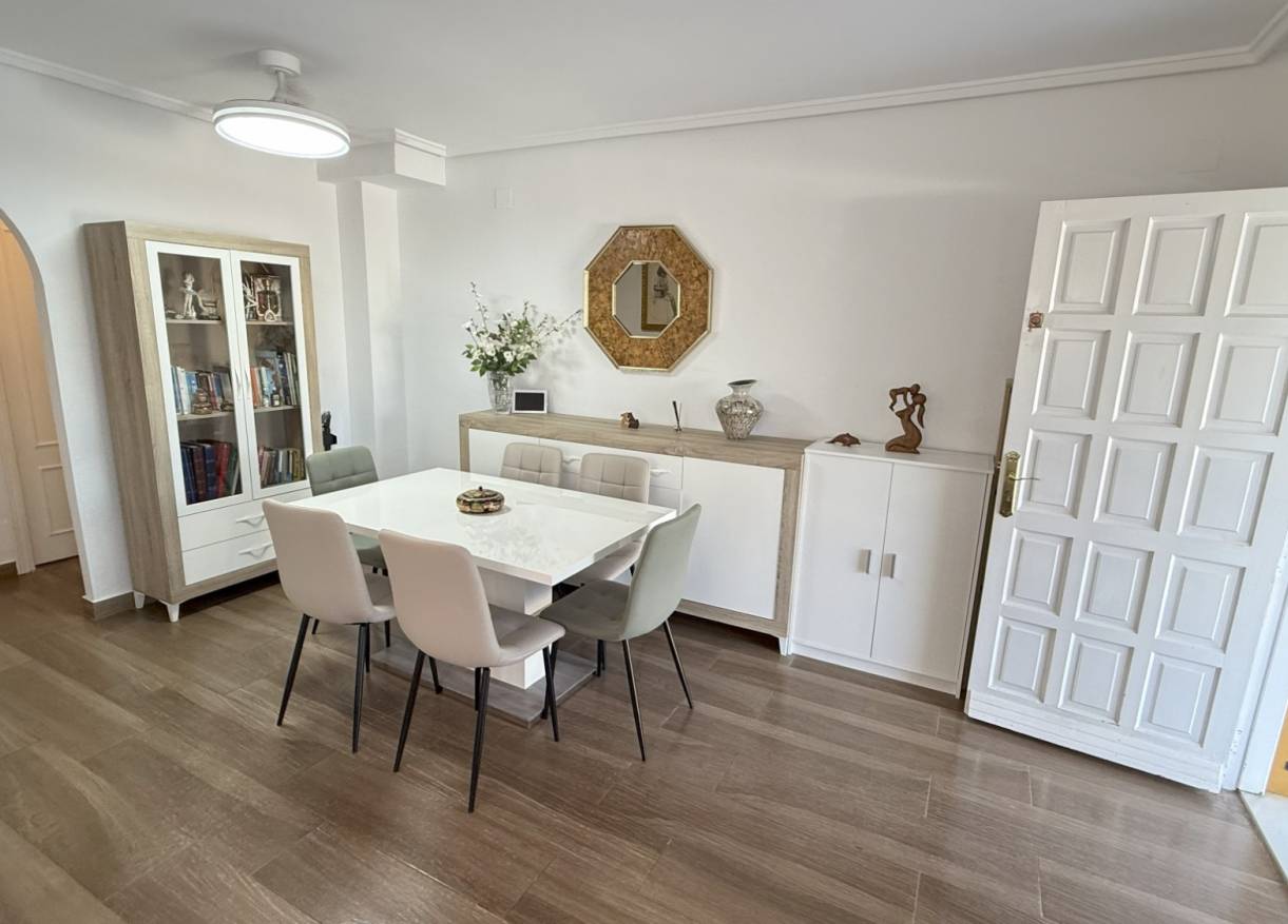 Bestaand - Townhouse / Semi-detached - Orihuela Costa - La Zenia
