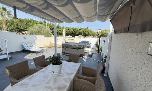 Bestaand - Townhouse / Semi-detached - Orihuela Costa - La Zenia