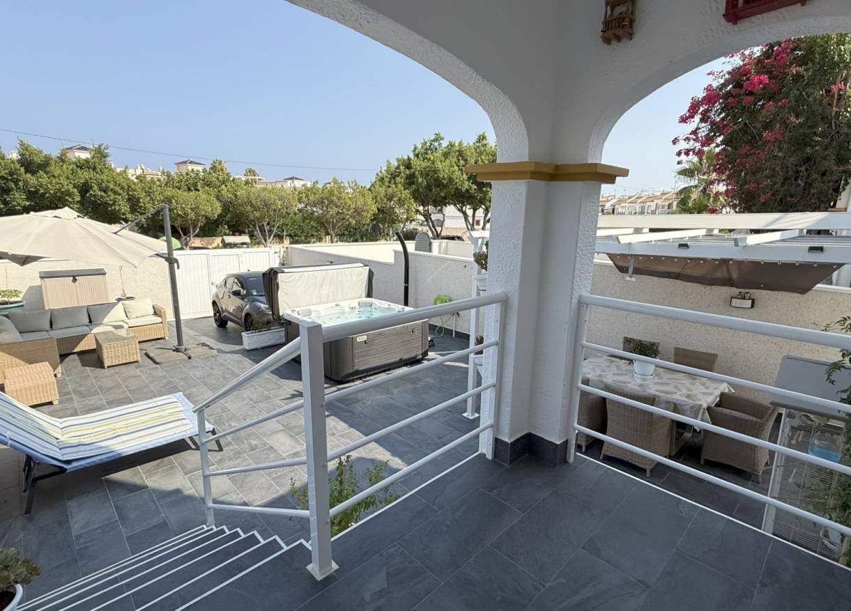 Bestaand - Townhouse / Semi-detached - Orihuela Costa - La Zenia