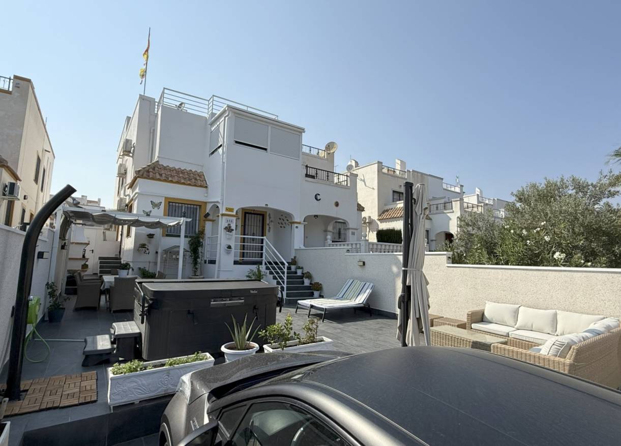 Bestaand - Townhouse / Semi-detached - Orihuela Costa - La Zenia