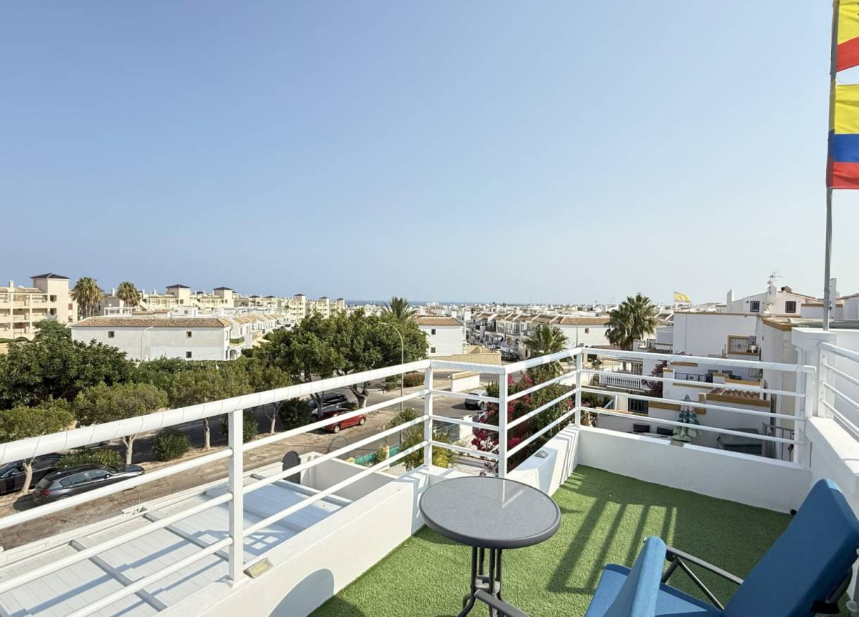 Bestaand - Townhouse / Semi-detached - Orihuela Costa - La Zenia