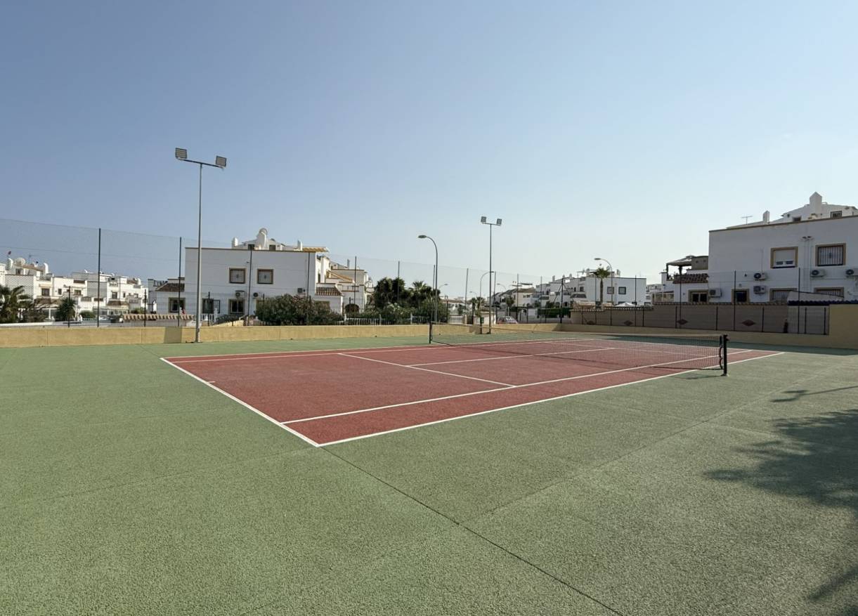 Bestaand - Townhouse / Semi-detached - Orihuela Costa - La Zenia
