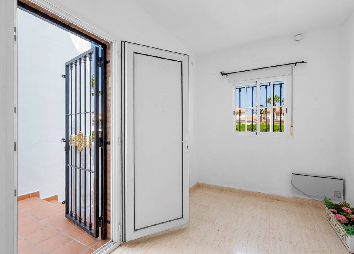Bestaand - Townhouse / Semi-detached - Orihuela Costa - Los Dolses