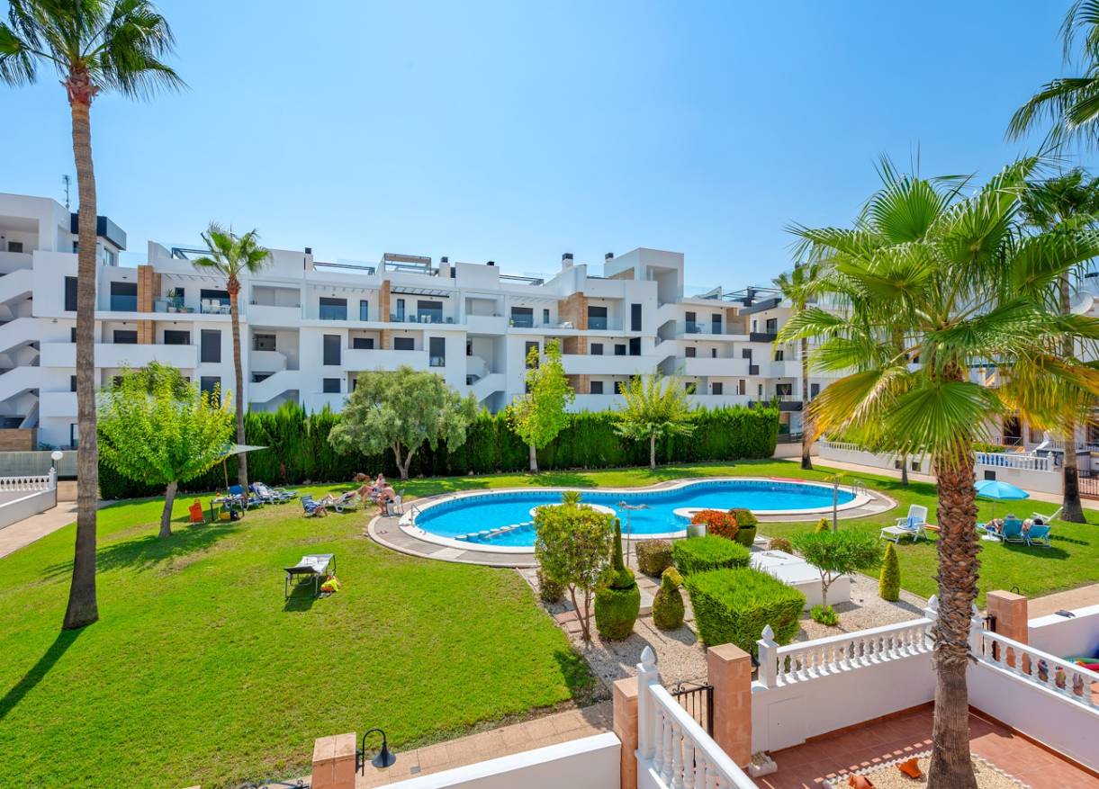 Bestaand - Townhouse / Semi-detached - Orihuela Costa - Los Dolses