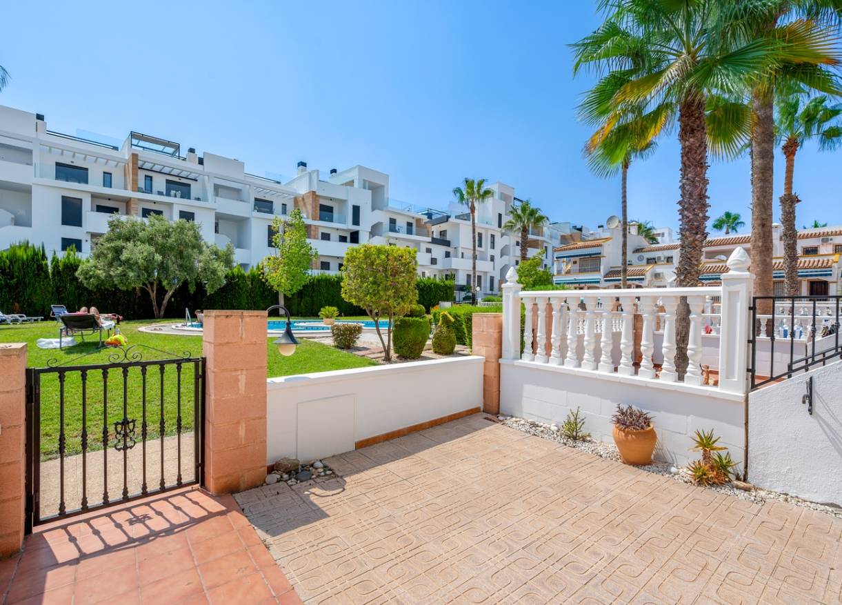 Bestaand - Townhouse / Semi-detached - Orihuela Costa - Los Dolses