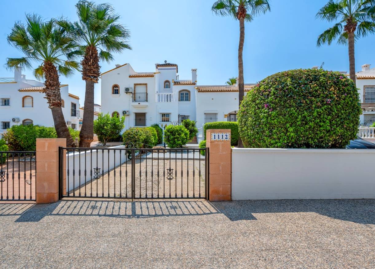Bestaand - Townhouse / Semi-detached - Orihuela Costa - Los Dolses
